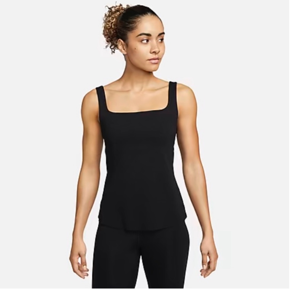 Nike women’s yoga Lux tank